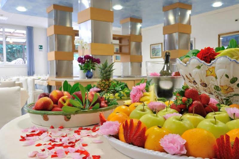 Hotel Salus Линяно Сабиадоро Екстериор снимка